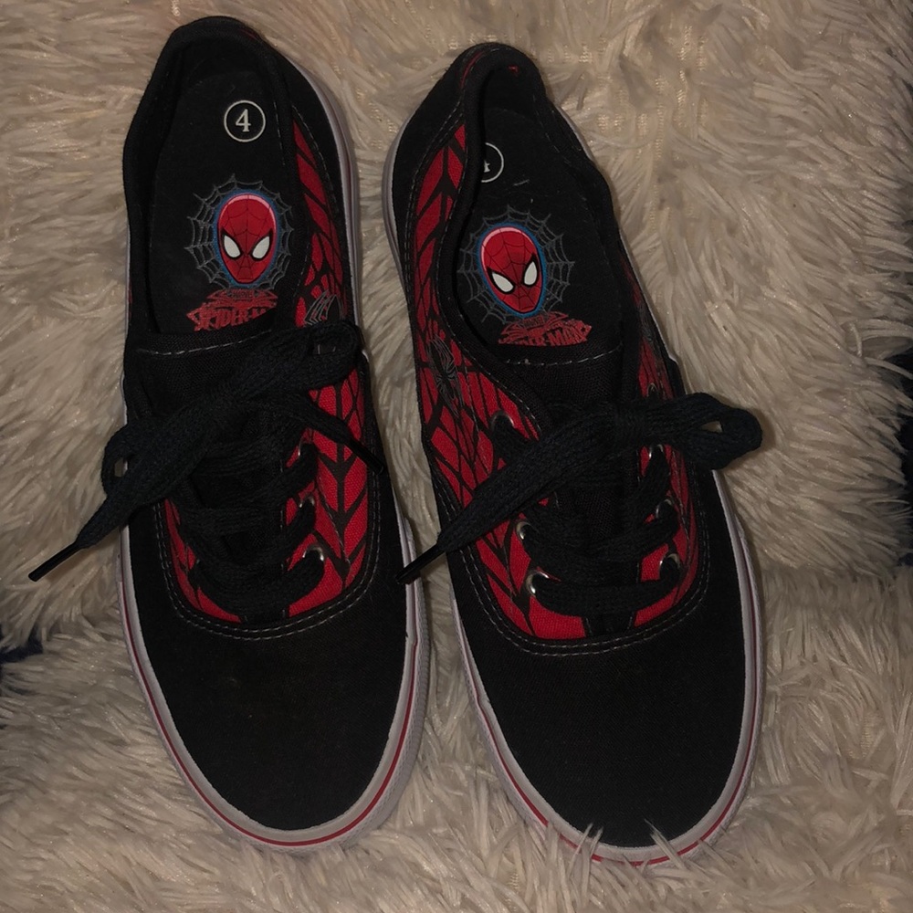 Marvel Spider-Man Canvas Shoe (Toddler Size 4)